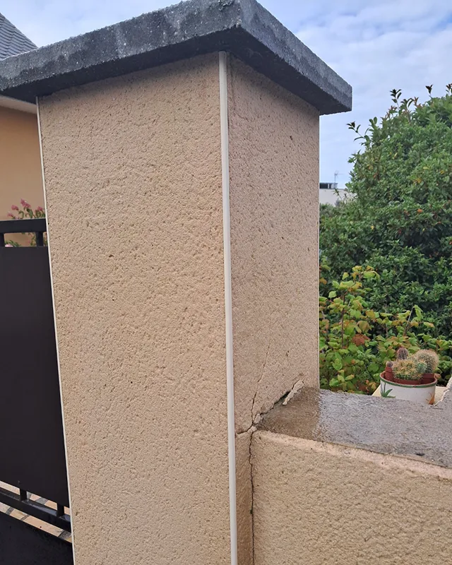 Nettoyage vapeur haute pression sur façade extérieure en Aveyron